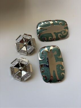 Clip on earrings, set of 2 vintage earrings Leru and Berebi